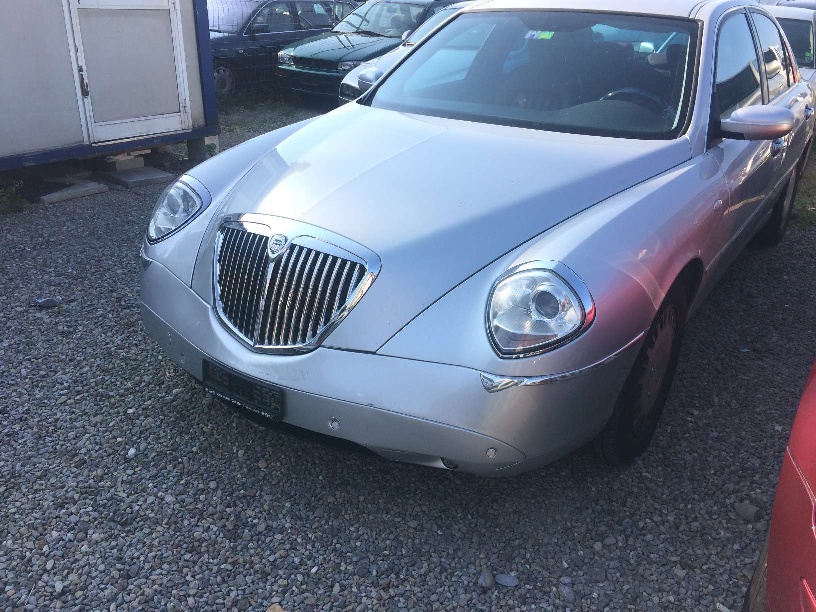 lancia_thesis_32_v6_02.jpg