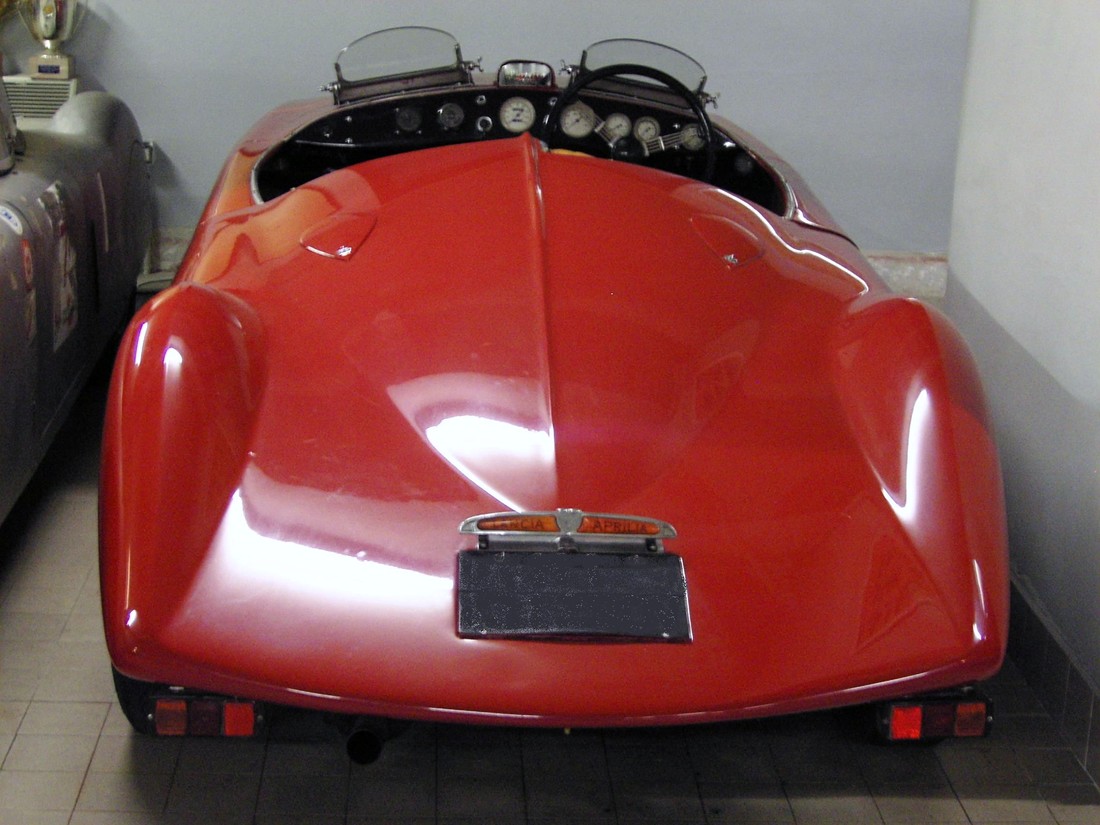 lancia aprilia barchetta 1939.jpg
