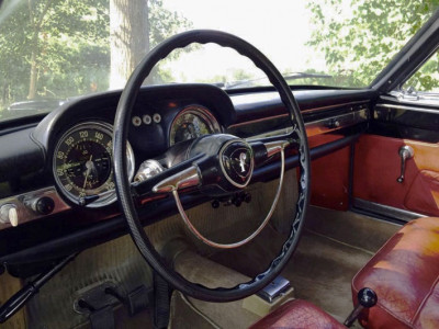 1962-Lancia-Flaminia-Pininfarina-cockpit.jpg