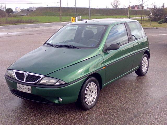 lancia green 03.jpg