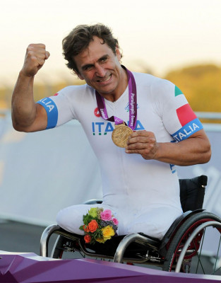 Alex-Zanardi-oro.jpg