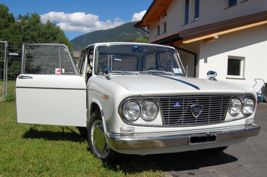 foto per annunci lancia.jpg