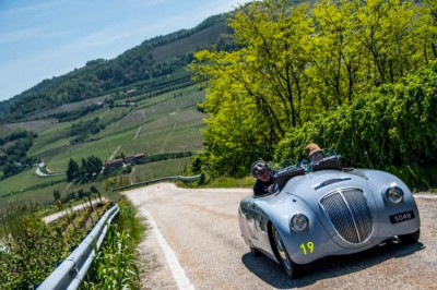 Coppa-Milano-Sanremo-2021-trionfano-Passanante-e-Moretti-su-Fiat-508-C-del-1937-credits-©Bluepassion-9-700x466.jpg