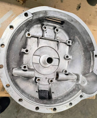 Glocke_mit_Einschlägen.jpg