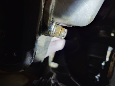 Mutter til oljerør.JPG