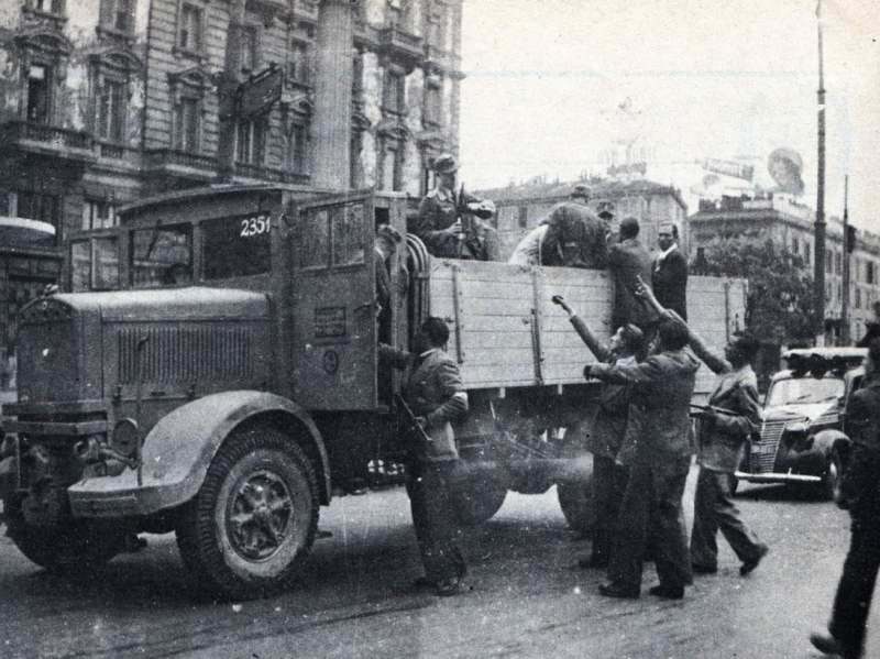 torino aprile 1945.jpg