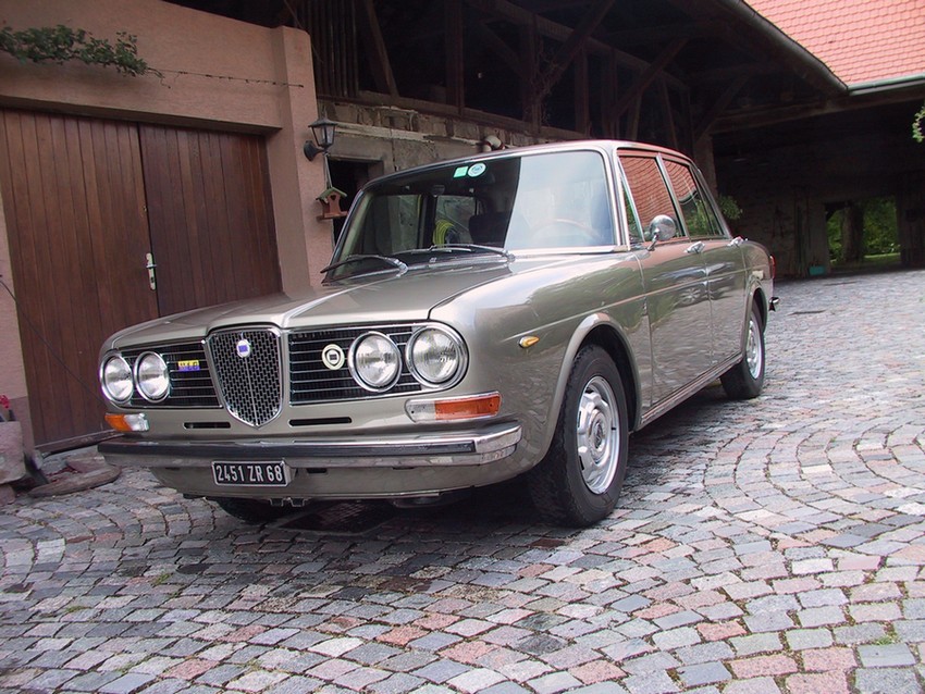 2009-07-14 lancia 2000 ie 1972 - comprime.jpg
