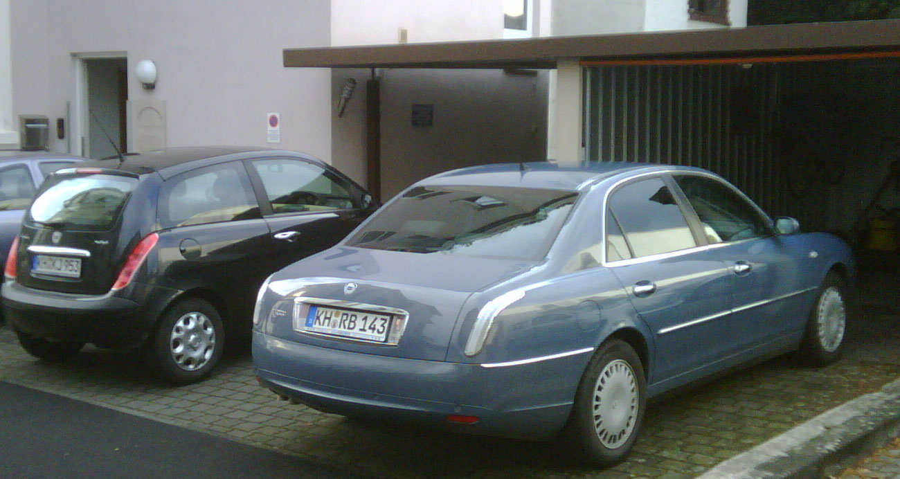 lancia-garage.jpg