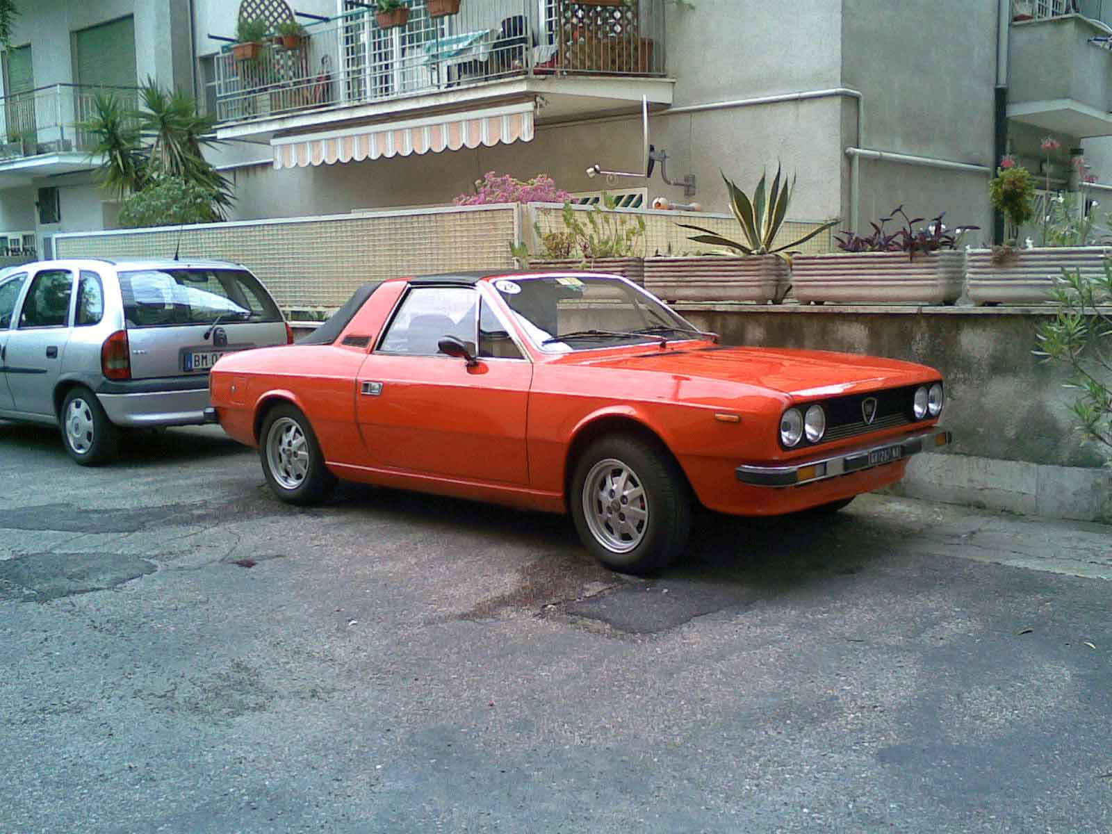 lancia-betaspider_1976.jpg